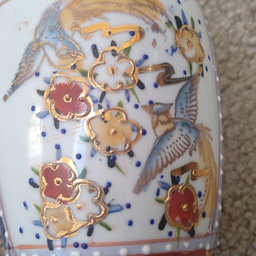 Vintage Chinese Vase close to 7" hand painted beautiful piece no damage - Picture 8 of 8